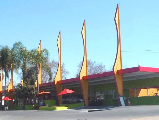 Pylons of the Five Points Car Wash in Whittier, CA | LA Conservancy